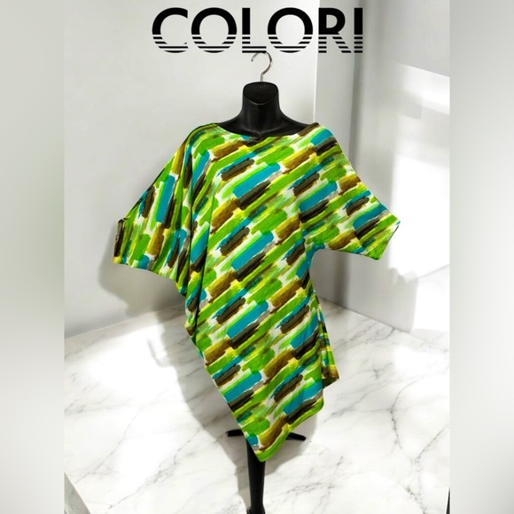 Colori Tops - Colori, (Made in 🇨🇦), Asymmetrical Blouse, Large, Green, Blue & White